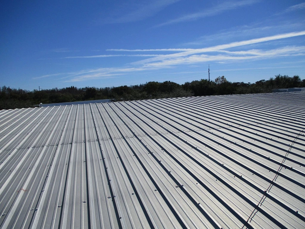 Metal roofing on a commercial building